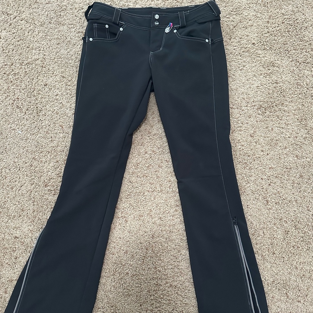 Volcom low rise snowboarding/skiing pants